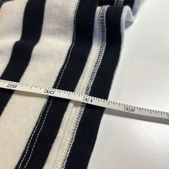 Lane Bryant black & white stripes short sleeves scoopneck split hemline SZ 26/28 - Picture 11 of 11